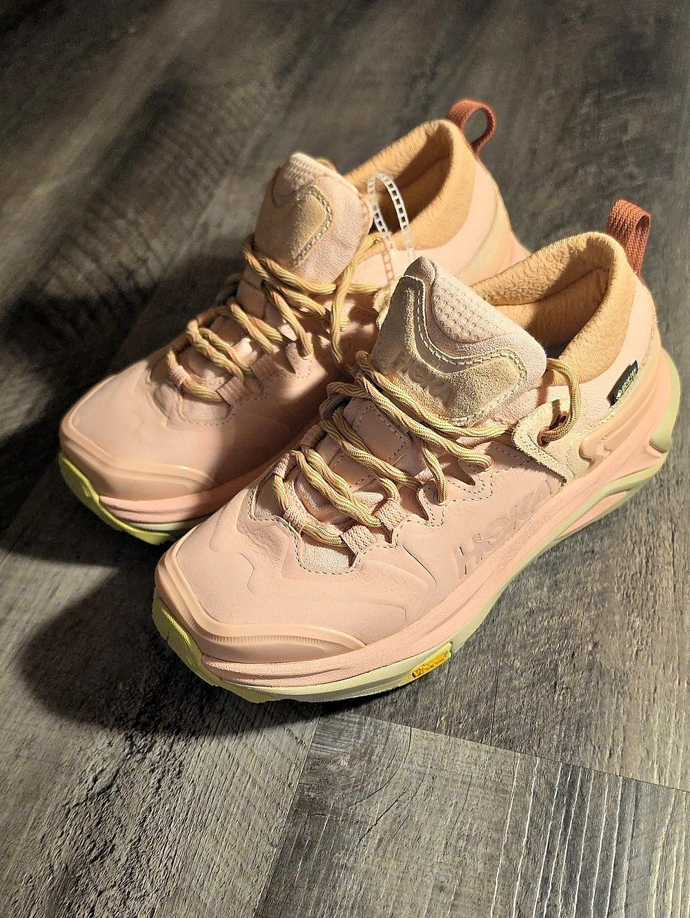 HOKA Kaha 3 GTX Hiking Shoes Pink US 7B